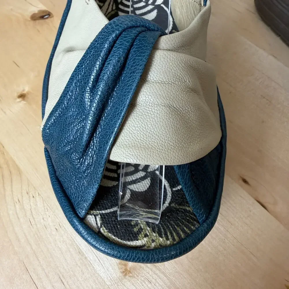 FLY LONDON EU 37 US 6-6.5 Yakin Yata Leather Blue Cream Sandals - Picture 11 of 15